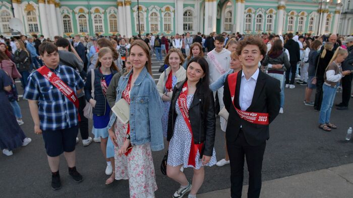 Для любого возраста: россиян научат поддерживать своих детей-школьников - Raketanews.ru, 31.08.2023