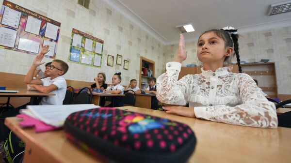 школьники на уроке - Raketanews.ru, 04.09.2023