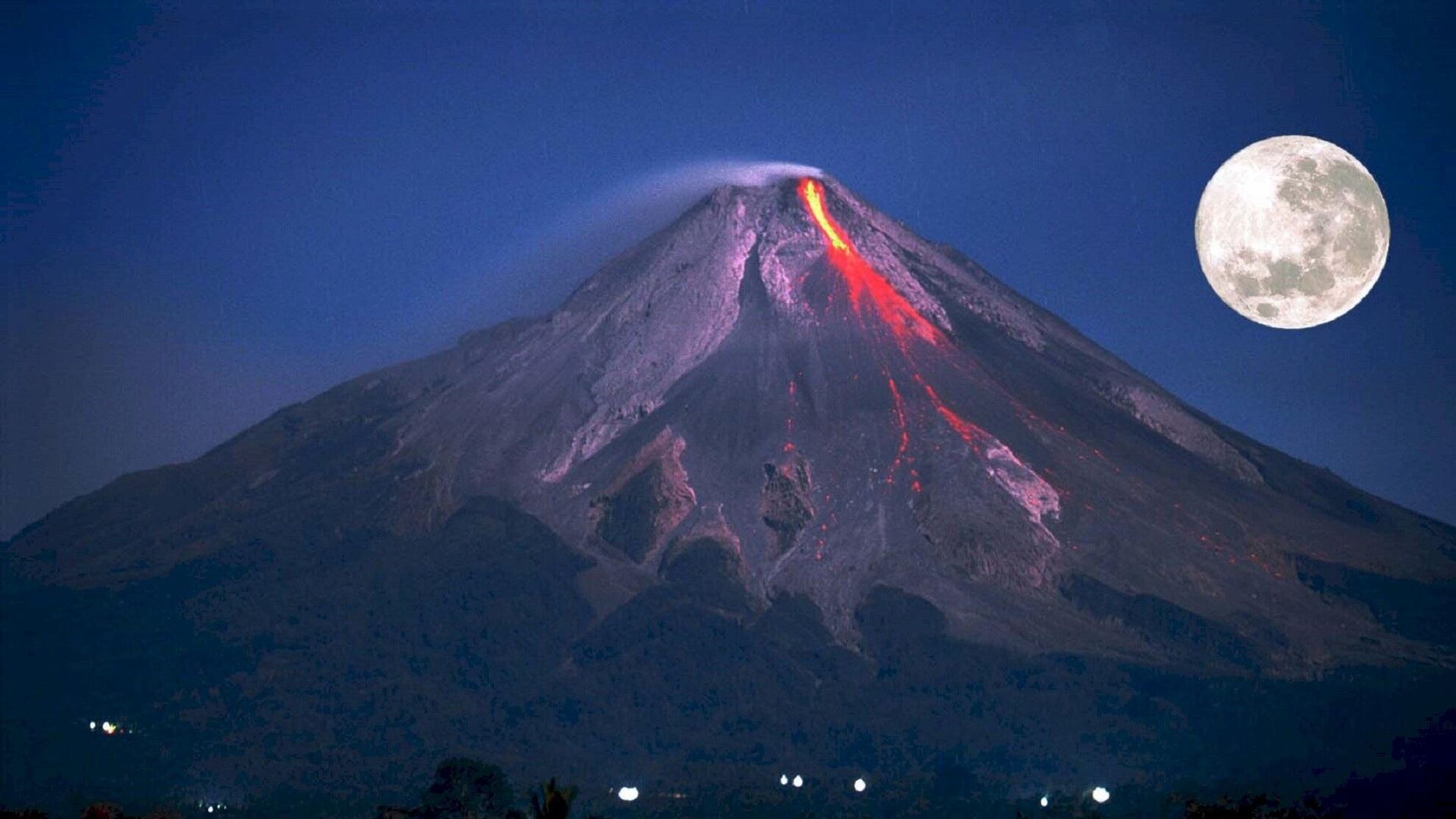 Камчатку засыпает пеплом: на улицу выходить опасно - Raketanews.ru, 04.09.2023