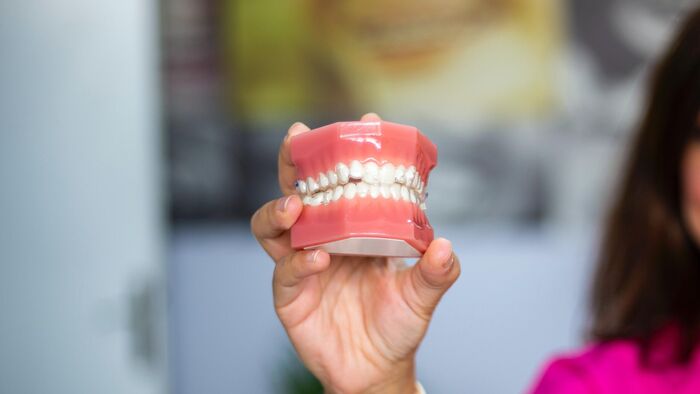 Гнилые зубы больше не проблема: просто чистите их так - Raketanews.ru, 19.09.2023