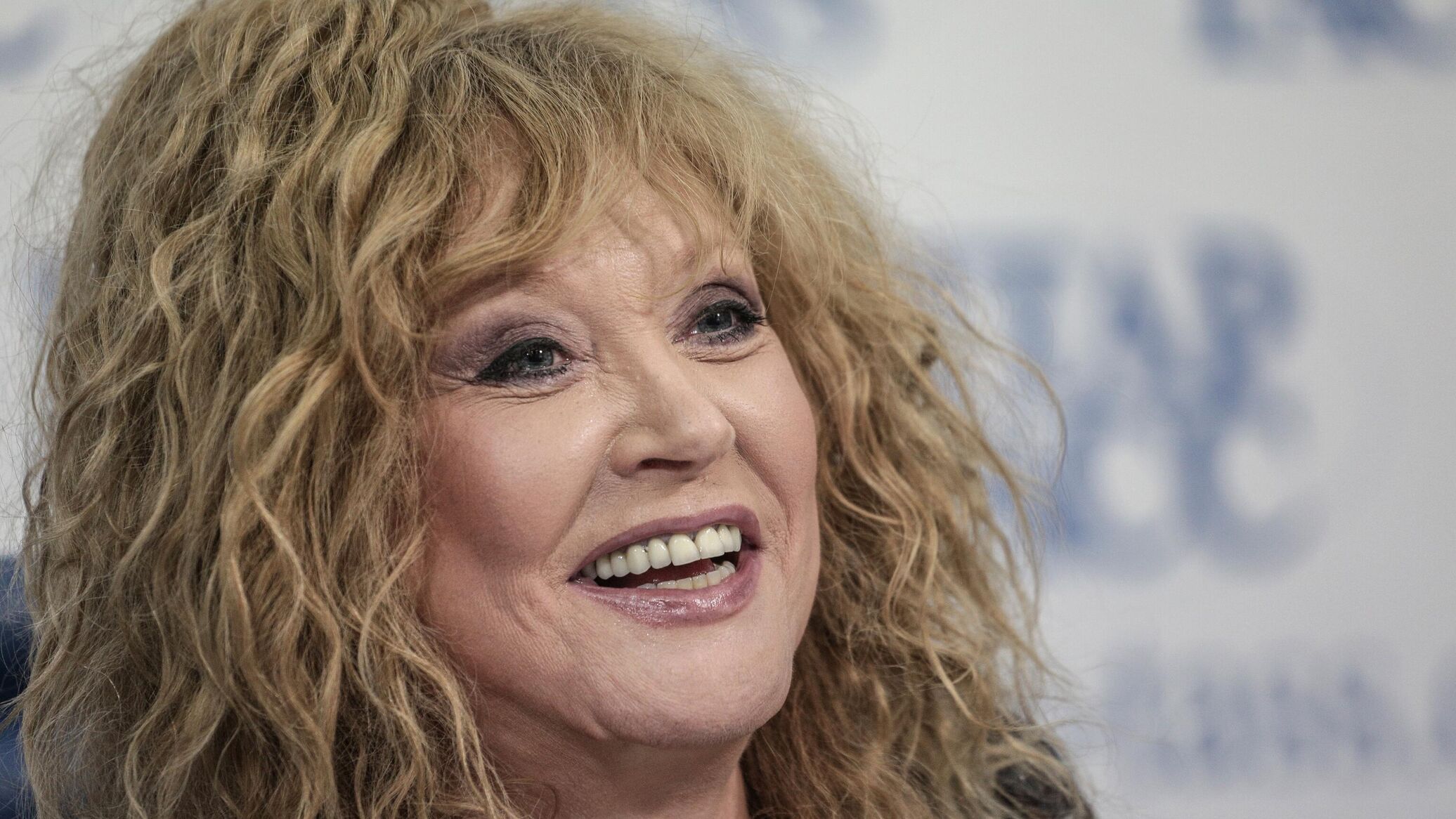 Сколько лет пугачевой. Пугачева о сколько их в. Рождественские встречи аллы пугачевой 1993. Пугачева 2023. Пугачева о сколько их в.