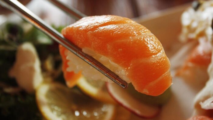 С пользой для ума: в Японии и Китае неспроста едят суши палочками - Raketanews.ru, 22.09.2023