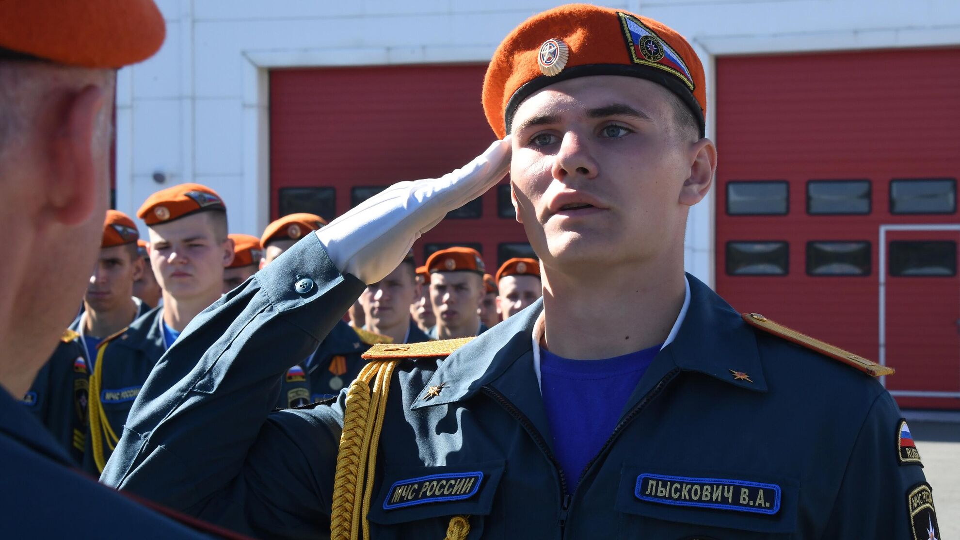 Действовал инстинктивно: курсант МЧС спас женщину от грабителя с ножом - Raketanews.ru, 10.10.2023