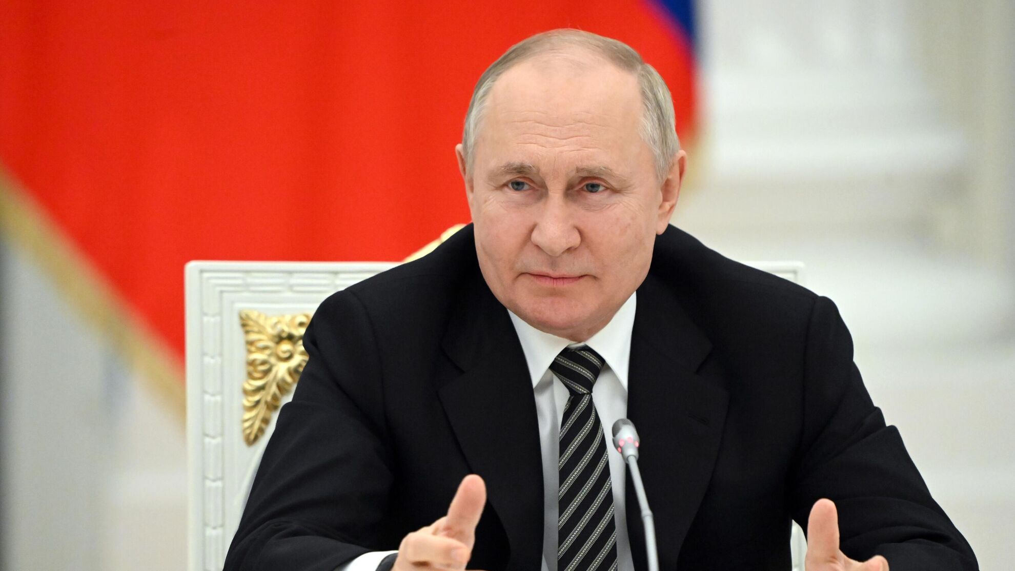Самые важные законы подписывает так: как выглядит автограф Путина - Raketanews.ru, 29.10.2023