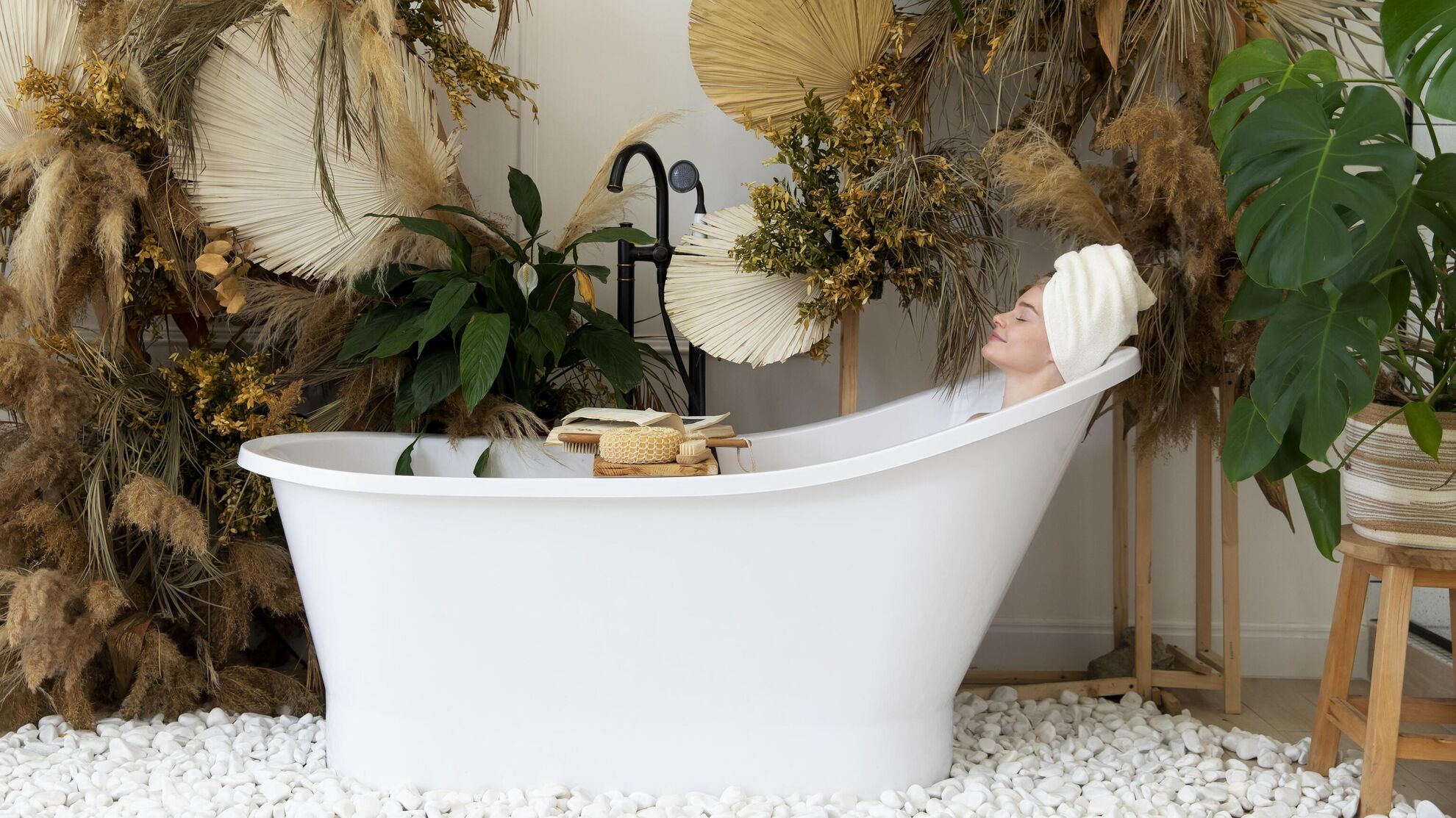 Отдых для тела и духа: назван рецепт лучшей расслабляющей ванны - Raketanews.ru, 23.11.2023