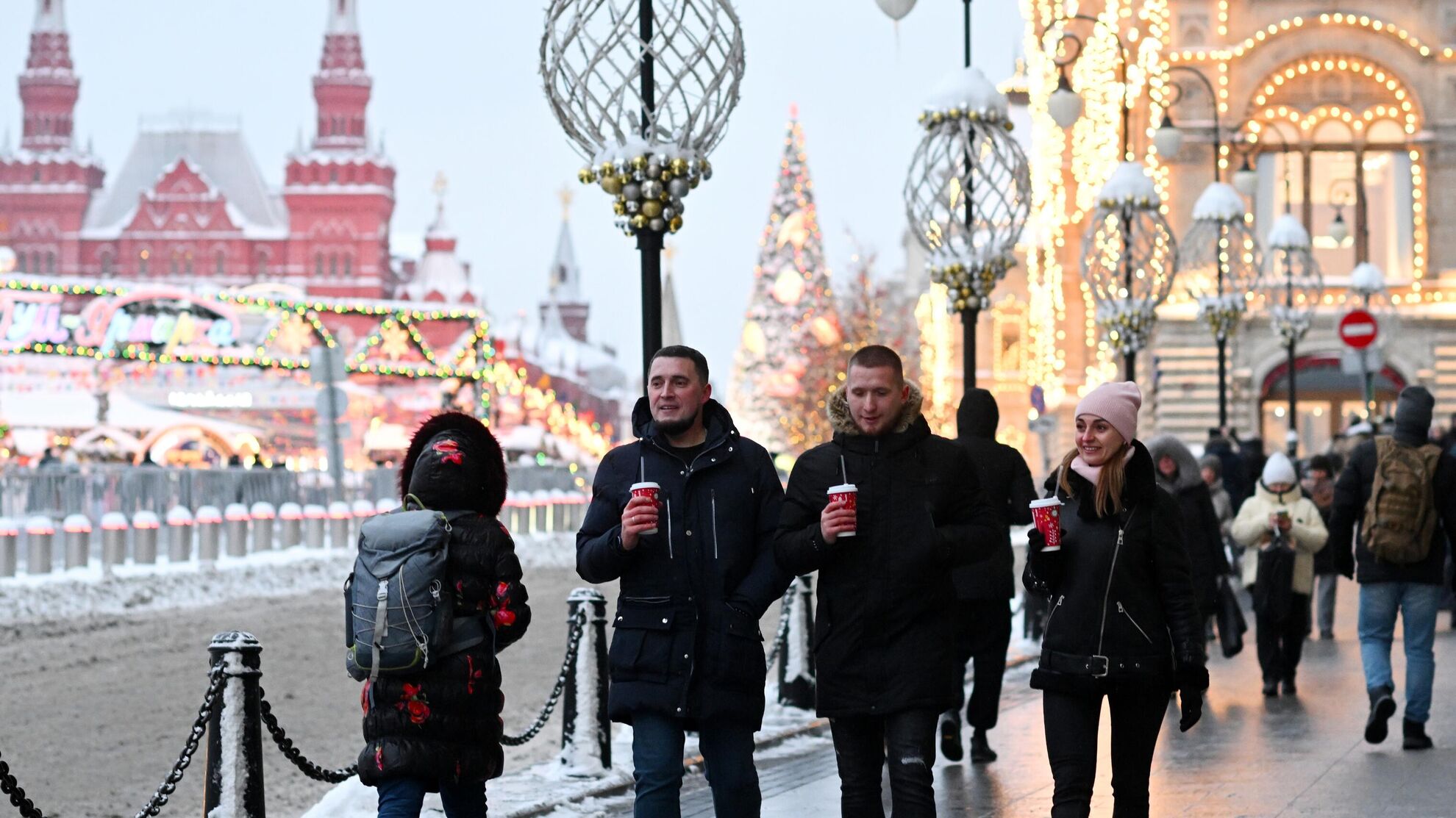 Что подадут на новогодний стол москвичи? Они озвучили список блюд - Raketanews.ru, 12.12.2023