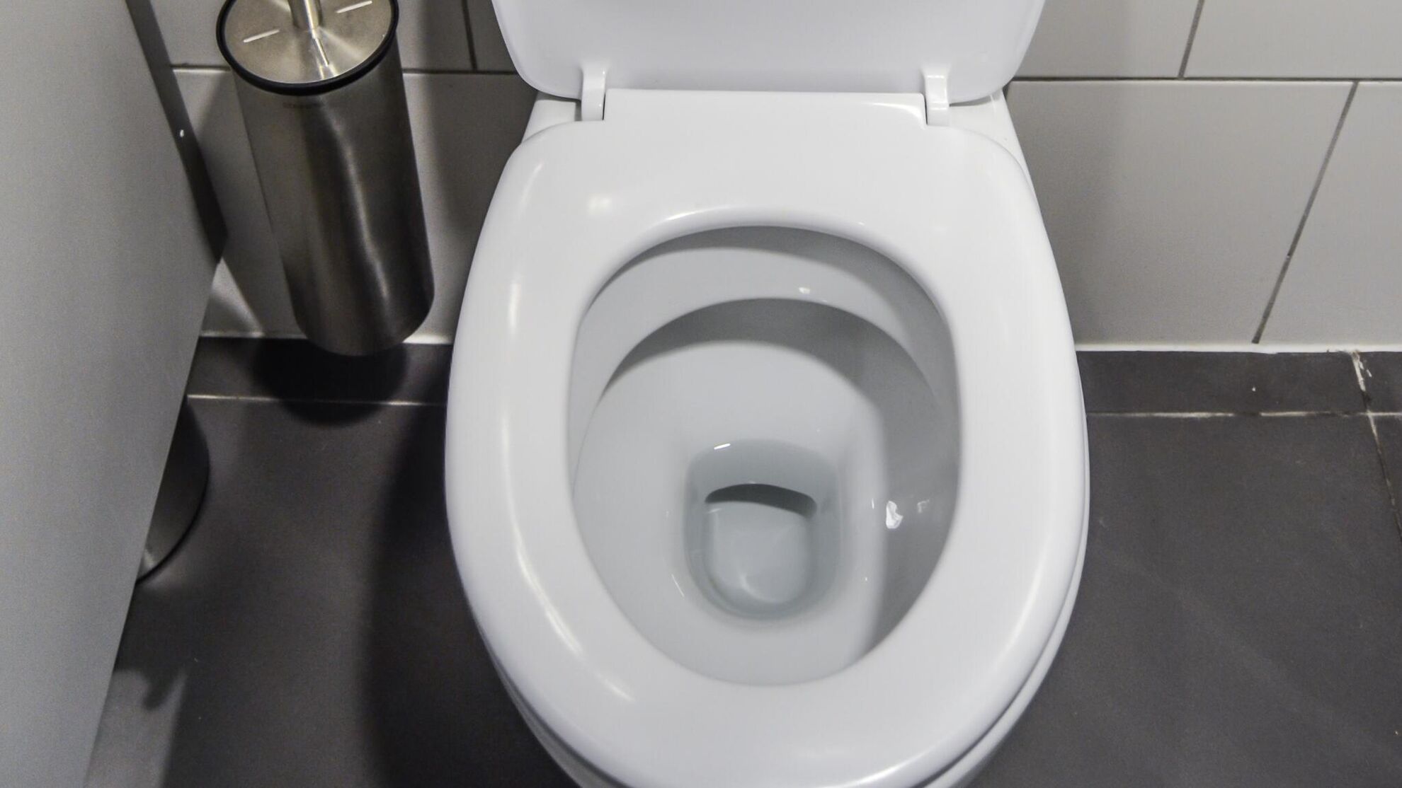 Как часто нужно убираться в туалете и ванной? Врач поделилась четкой инструкцией - Raketanews.ru, 12.12.2023