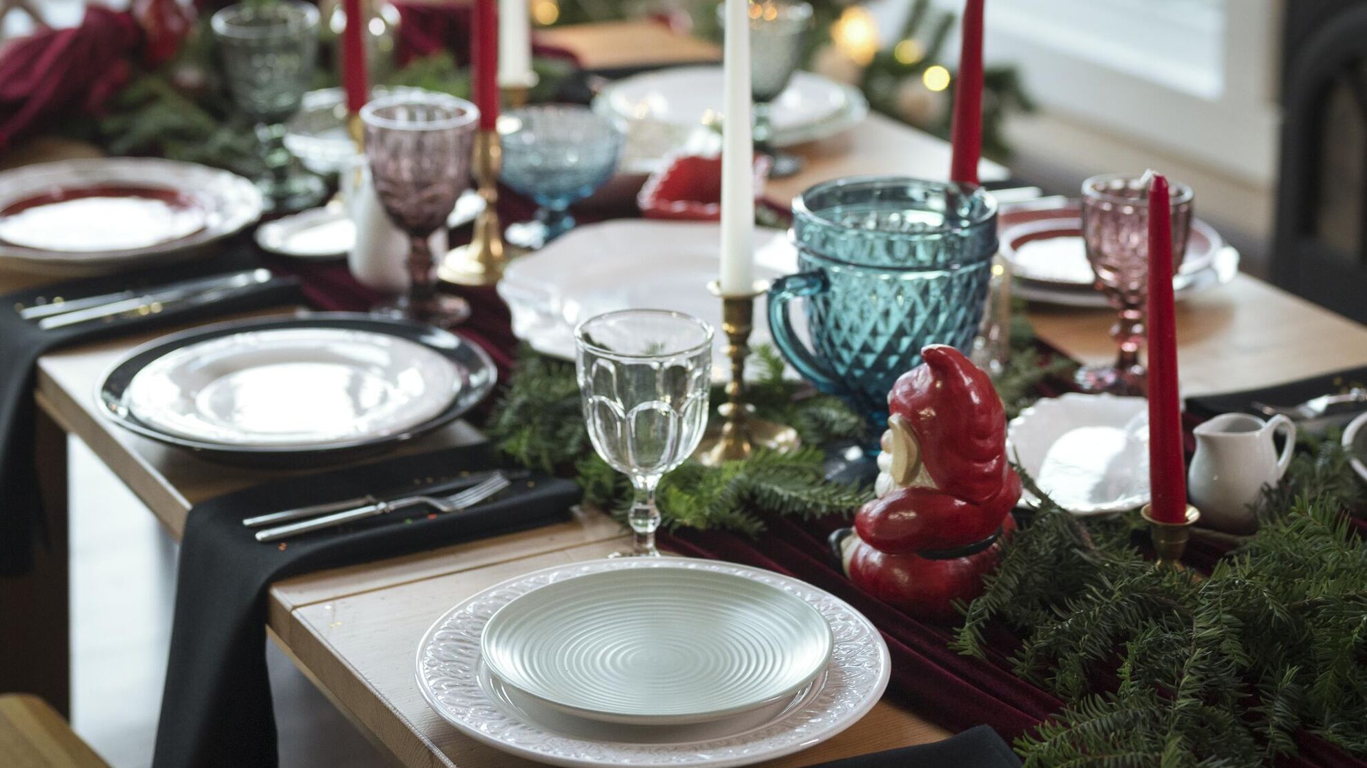 Хотите удивить гостей за столом в Новый год? Обратите внимание не только на меню, но еще и на декор - Raketanews.ru, 13.12.2023