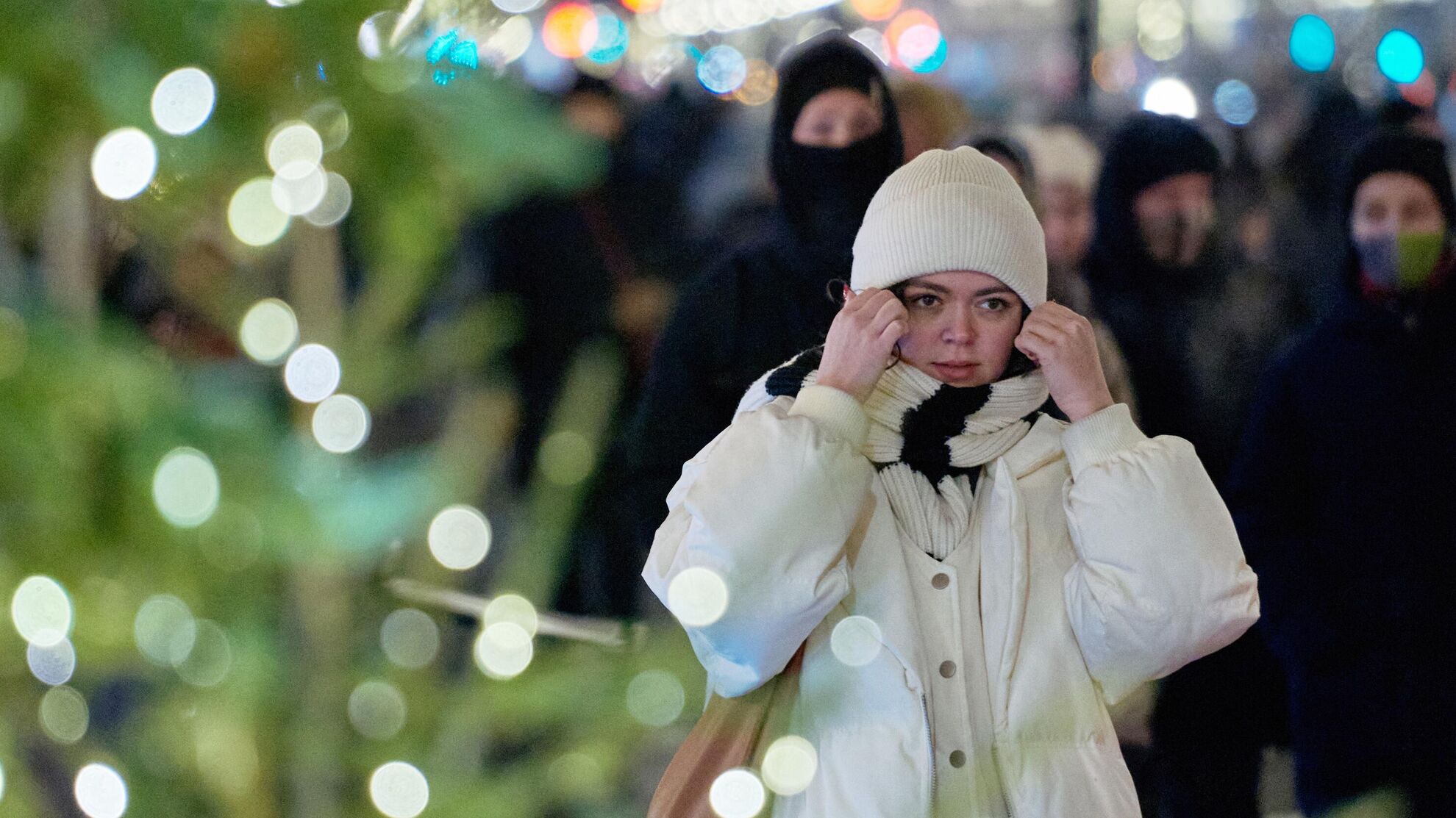 Почему не стоит носить украшения зимой? Врач объяснила о последствиях - Raketanews.ru, 15.12.2023