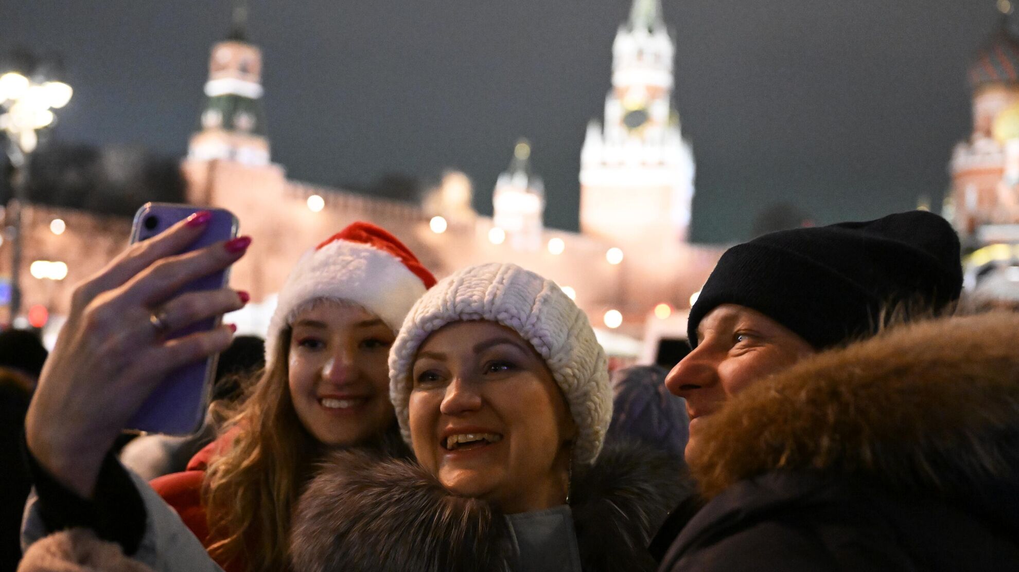 Как отметить Новый год дома, чтобы было не скучно? Берите на заметку - Raketanews.ru, 18.12.2023