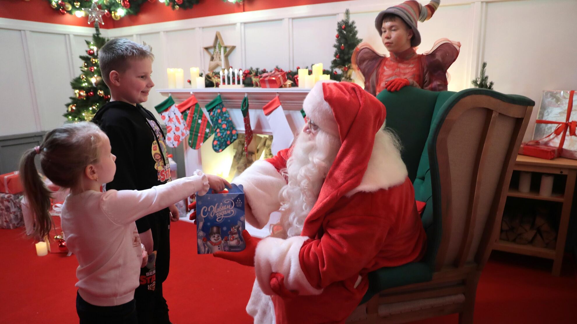 Какой новогодний подарок может расстроить ребенка? Психолог дал совет родителям - Raketanews.ru, 21.12.2023
